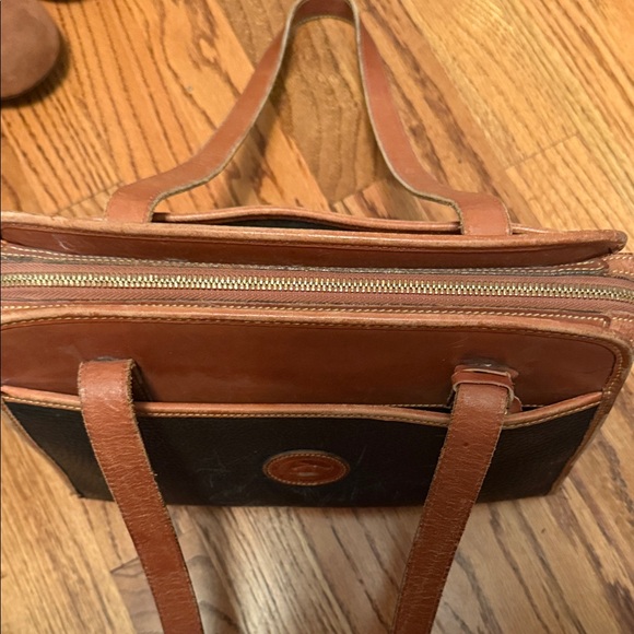 Dooney & Bourke Black and Tan Shoulder Bag - Picture 2 of 13